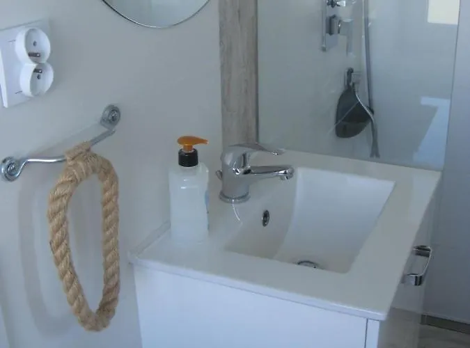 Surf Camp * كرينيتا مورسكا