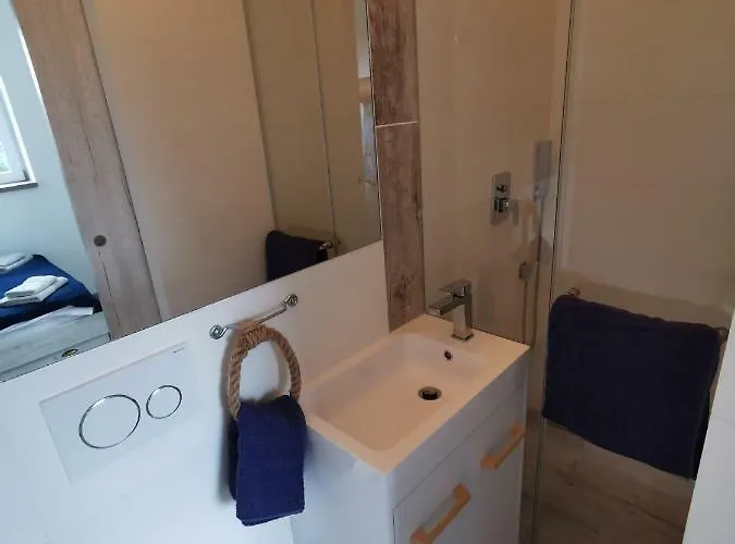 Surf Camp شقة كرينيتا مورسكا